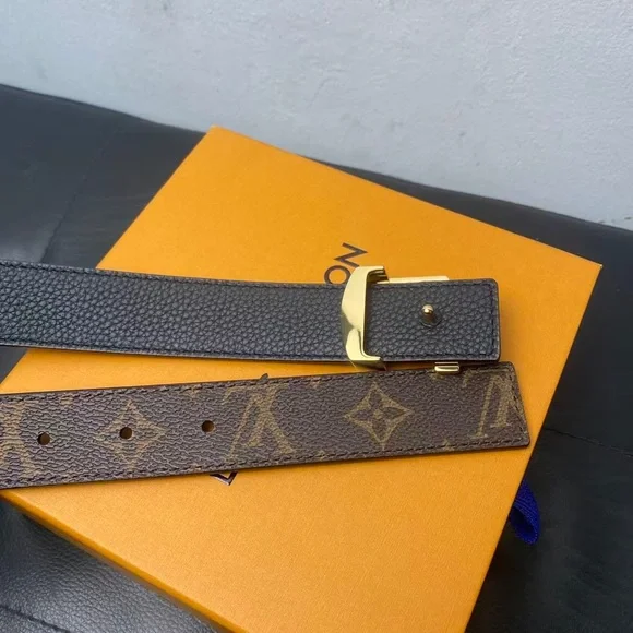 Louis Vuitton Women’s Monogram Leather Belt Gold LV Logo 85cm / 34in - Picture 5 of 5